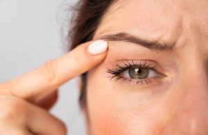 Paupière qui tremble (fasciculation) : causes et solutions