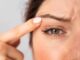 Paupière qui tremble (fasciculation) : causes et solutions