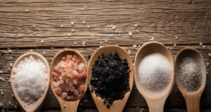 7 conseils pour manger moins salé