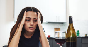 7 symptômes courants d’une addiction à l’alcool à connaître