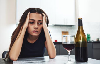 7 symptômes courants d’une addiction à l’alcool à connaître