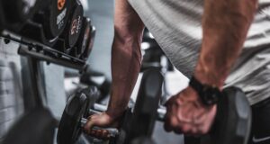 Est-ce que la musculation peut arrêter votre croissance ?