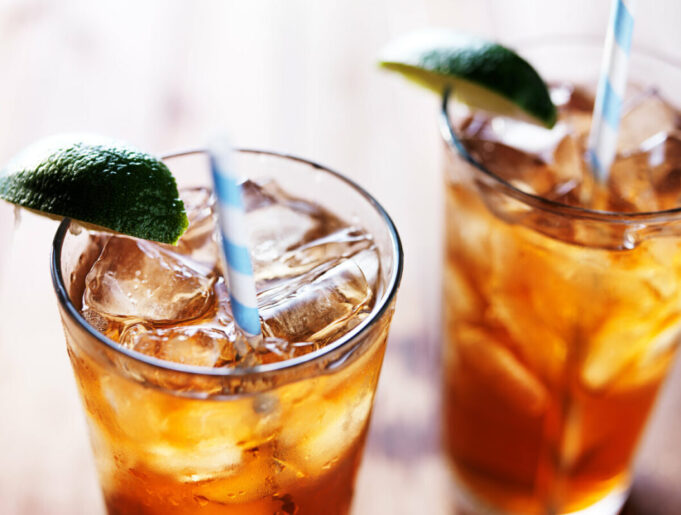 Les pailles en papier nocives pour la santé ? C’est ce que dit une nouvelle étude