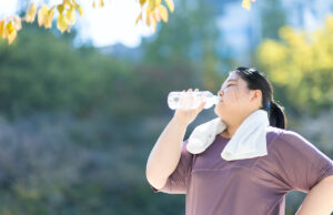 Boire de l’eau pour maigrir, ça marche vraiment ?
