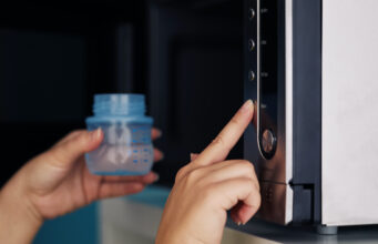 Selon les scientifiques, chauffer du plastique au micro-ondes est néfaste pour la santé
