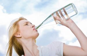 Boire beaucoup d’eau peut-il nuire à votre santé ?