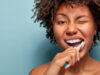 Voilà pourquoi il ne faut pas se rincer la bouche après s’être lavé les dents