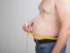 Prise de poids : 4 raisons qui expliquent pourquoi un homme grossit d’un coup
