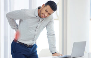 Mauvaises postures : 4 exercices faciles pour soulager les tensions dans le dos