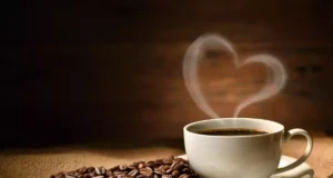 Le café, ami ou ennemi de votre cœur ? Voici ce que révèlent les récentes études.