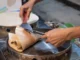 Vendeurs à la sauvette à Paris : les aliments stockés dans les bouches d’égout