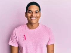 Octobre rose : les hommes sont-ils aussi à risque face au cancer du sein ?