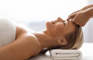 5 points de pression à masser pour apaiser les douleurs migraineuses