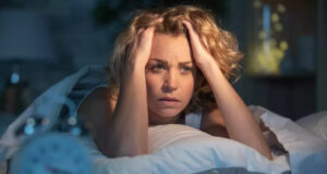 Sommeil : les insomnies à 40 ans augmentent le risque d’Alzheimer plus tard, disent les experts