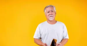 Pourquoi les personnes âgées sont-elles plus exposées aux escroqueries ?