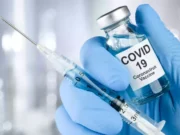 Vaccins anti-Covid : une vaste étude confirme le lien avec certains problèmes de santé