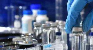 Covid-19: un homme vacciné 217 fois