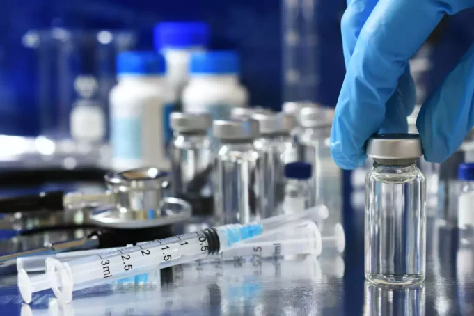 Covid-19: un homme vacciné 217 fois