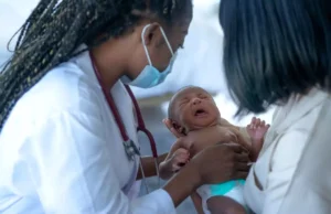 Parvovirus b19 : ce virus est responsable de la mort de 5 bébés en France depuis 2024