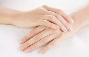 Si cette anomalie se développe sur plusieurs ongles, elle peut être le signe d’une tumeur