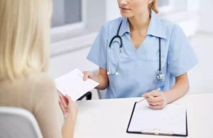 C’est quoi un certificat médical «injustifié» ou «absurde» ?