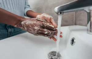 Cancer de la peau : un adolescent de 15 ans invente un savon qui le soigne