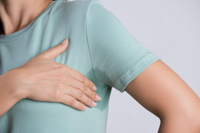 Quelques astuces naturelles pour combattre la transpiration et rester frais toute la journée