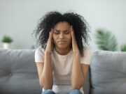 Une étude révèle le mécanisme du mal de tête et des migraines