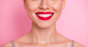 Les signaux de santé à surveiller sur vos dents : ce que révèle votre bouche sur votre bien-être général