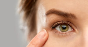 Quels sont les symptômes d’un AVC de l’œil et comment réagir ?