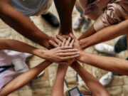 Ralentir le vieillissement grâce à cette activité sociale, selon la science Ralentir le vieillissement grâce à cette activité, selon la science