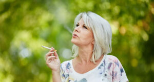 C’est énorme : voici le nombre de minutes de vie qu’un fumeur perd à chaque cigarette