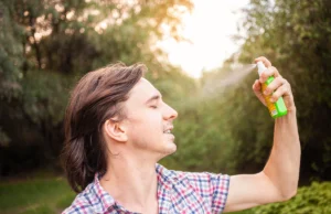Crème solaire et anti-moustique : ce mélange est dangereux pour votre peau
