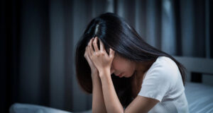 Voici l’âge surprenant où l’on est le plus malheureux, selon la science