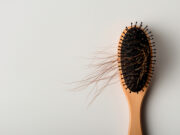 Chute de cheveux : 5 bons réflexes pour freiner la perte capillaire