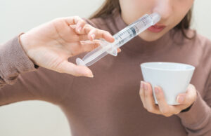 Sérum physiologique: un rappel massif secoue la France, des résidus d’alcool détectés