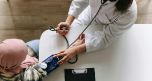 Règle 3-3-3 : la seule façon efficace de mesurer sa tension selon les cardiologues