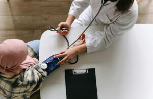 Règle 3-3-3 : la seule façon efficace de mesurer sa tension selon les cardiologues