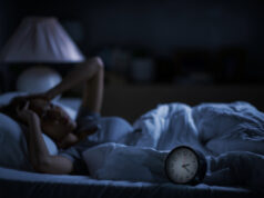 Sommeil perturbé : ce produit que vous utilisez chaque jour pourrait en être la cause