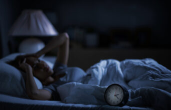 Sommeil perturbé : ce produit que vous utilisez chaque jour pourrait en être la cause