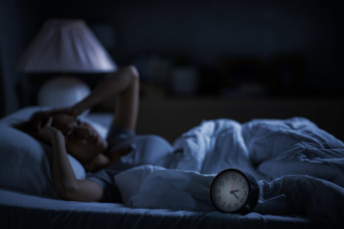 Sommeil perturbé : ce produit que vous utilisez chaque jour pourrait en être la cause