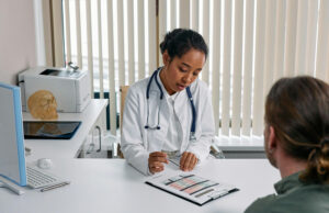 Un médecin révèle le signe qu’une personne est proche de la fin, « il lui reste moins de 23 heures »