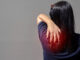 Douleur à l’omoplate : significations, causes et traitements