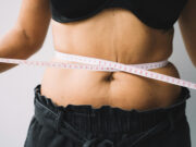 Prise de poids : le signe qui révèle en 2 secondes si c’est du gras ou de la rétention d’eau