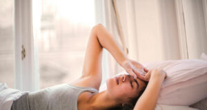 Attention à ce trouble du sommeil fréquent à 60 ans : il augmente le risque d’AVC