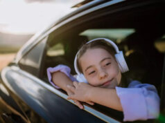Les chercheurs sont formels : écouter ce son pendant 1 minute évite d’être malade en voiture
