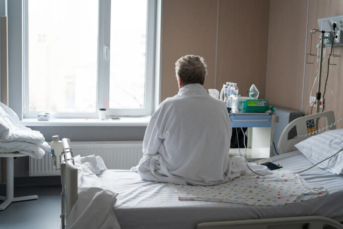 Un homme de 77 ans perd un rein lors d’une opération dans cet hôpital français : ils se sont trompés de côté…