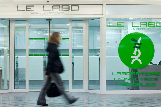 Je suis biologiste et voici la meilleure heure pour aller au laboratoire sans faire la queue