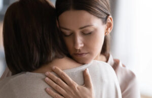 La phrase parfaite pour réconforter un proche à l’annonce d’un cancer, elle apaise vraiment