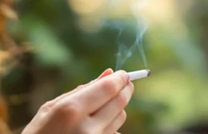 Cancer du poumon chez la femme : 7 signes d’alerte à ne pas négliger